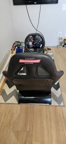 Cockpit Extreme + Volante Logtec G29 + Pedais