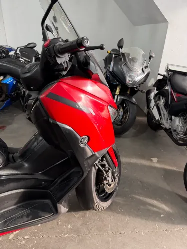 XMAX 250(GONCALO MOTOS)já emplacada 2026 e transferida!
