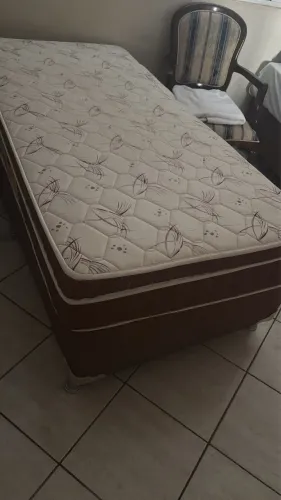 Cama de solteiro Box 