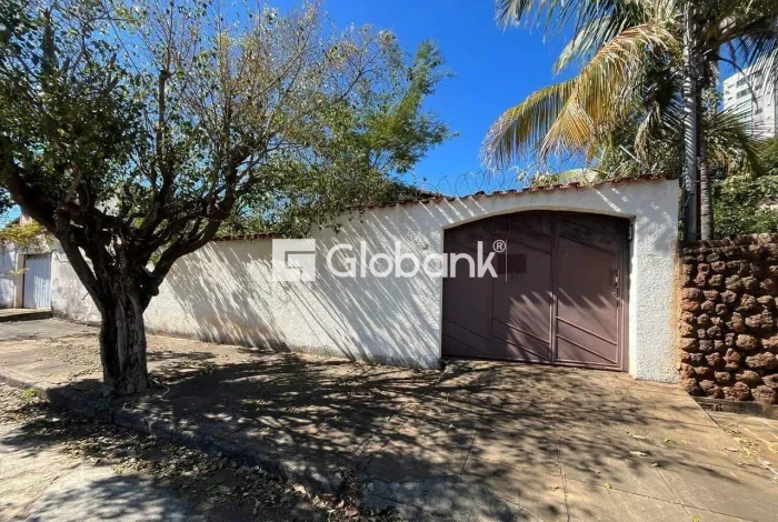 Casa à venda em Jardim São Luiz com 450m².
