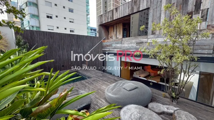 Cobertura a venda proxima ao Parque do Povo no Itaim com 240m2, 3 suites, 4 vagas, piscina