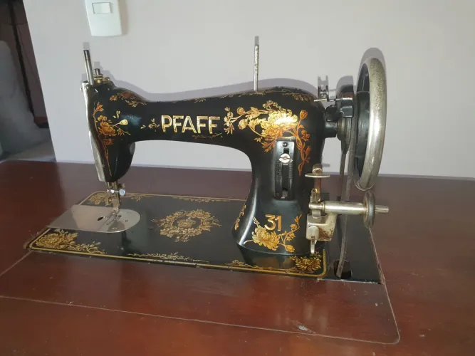 Máquina de costura PFFAF 1930