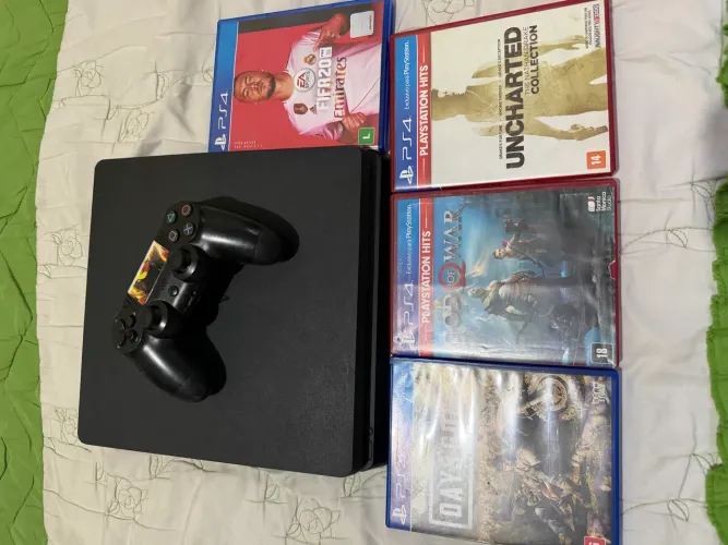 PlayStation 4 slim