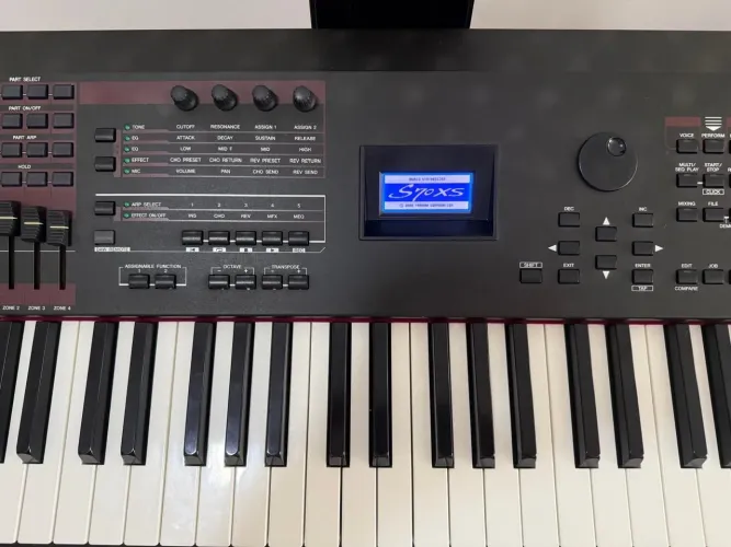 Teclado Yamaha S70XS 