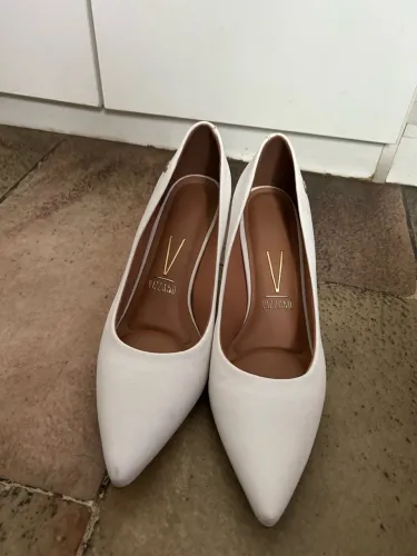 Scarpin branco Vizzano 36