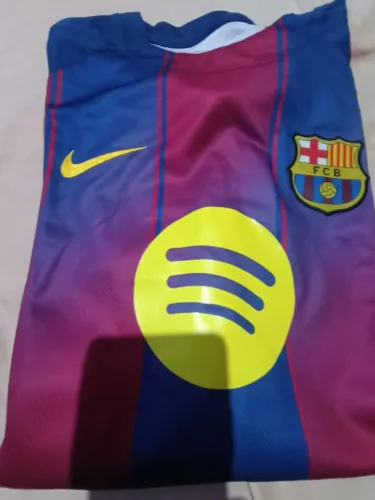 Vendo uma camisa do Barcelona oficial