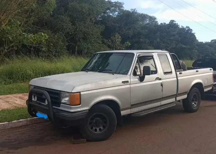 Ford F-1000 Super CE 4.9i / 3.6 1995