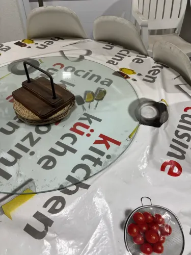 Vendo mesa de jardim com 4 cadeiras