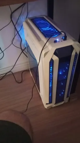 6 Ventoinhas + Gabinete Gamer KMex War Robot CG-01F5 Branco - Usado