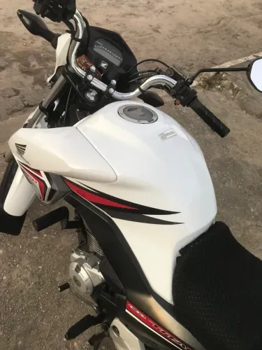 Titan 160