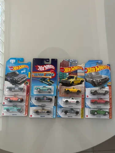 Hot Wheels Mazda Repu (lote 12 miniaturas com protetor de blister)