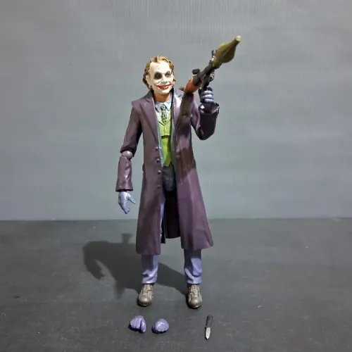 Action Figure Coringa The Joker Heath Ledger Batman O Cavaleiro das Trevas 15,5cm PVC