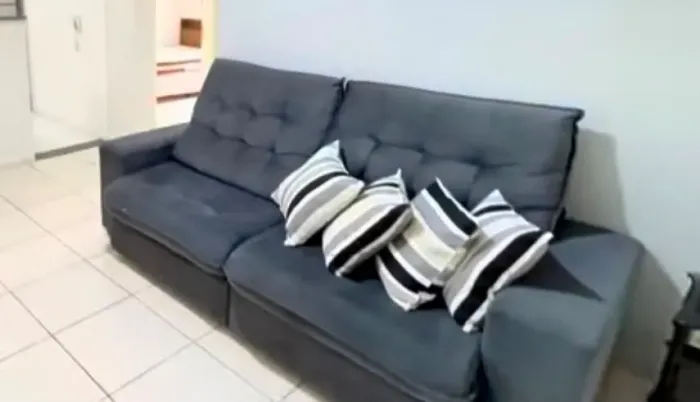 Sofá Retrátil Seminovo