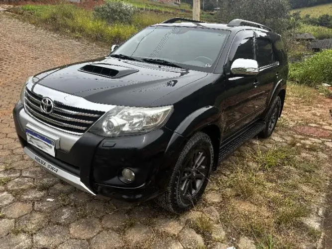 Toyota Hilux SW4 SRV D4-d 4X4 3.0 TDI Dies. AUT 2012