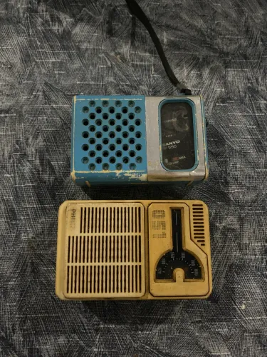 Lote rádio bolso Sanyo e Philips antigos