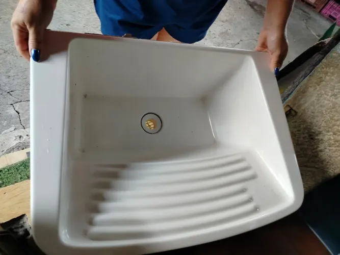 Tanque de louça novo 