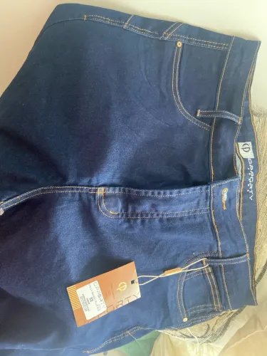 Calça jeans TAM 52 com lycra 