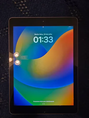 iPad 5ª geração (A1822) 32GB Wi-Fi ? tela com defeito, funcional