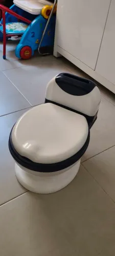 Troninho estilo privadinha, penico