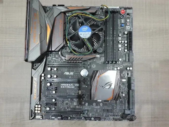 placa mãe Asus rog maximus VIII extreme lga 1151 ddr4 + i3 6100