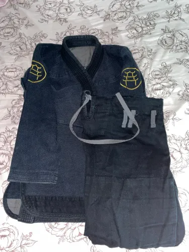 KIMONO PRETO USADO A0 EM CONDIÇÕES ÓTIMAS