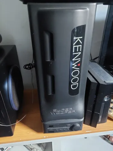 Vendo subwoofer da kenwood para recondicionar as bodas do falantes