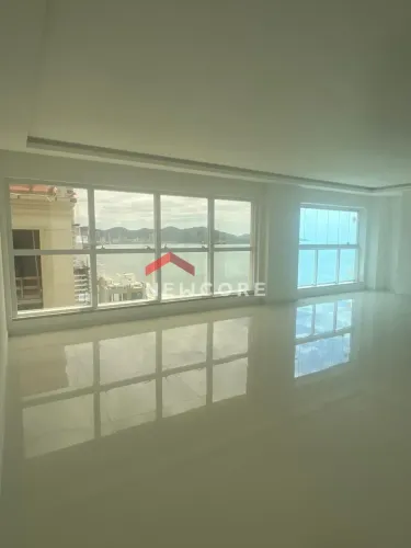 Apartamento em Rua 253 - Meia Praia - Itapema/SC