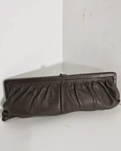 Charmosa Bolsa de Mão vintage com design franzido (pleated).