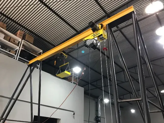 Pórtico 3T com Talha 1T Menegotti e Trolley Elétrico