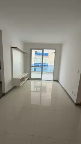 2 Quartos Sol da manhã na praia de itaparica. ;