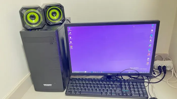 Computador PC Gambinete Completo com Monitor Teclado e Mouse