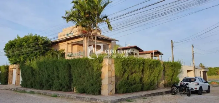 Casa com 3 dormitórios para alugar, 280 m² por R$ 6.585,00/mês - Edson Queiroz - Fortaleza