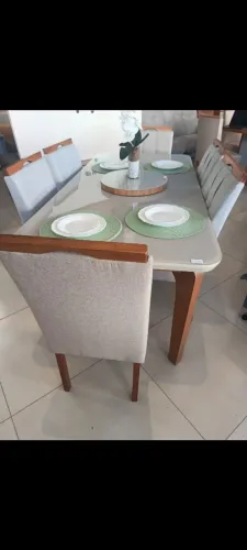 Mesa de jantar com 6 cadeiras