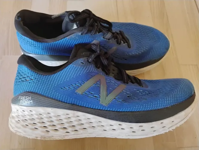Tênis New balance fresh foam more v1