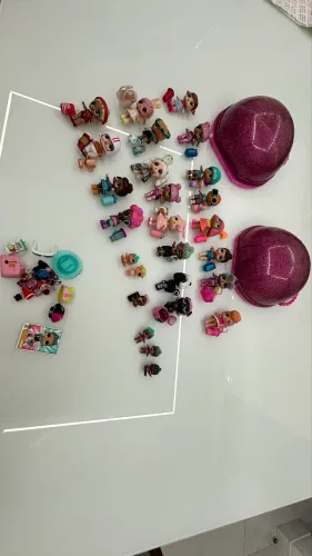 Boneca e acessórios LOL