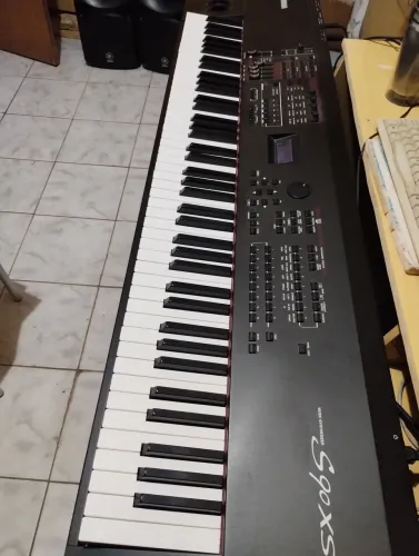 Sintetizador Yamaha S90 XS