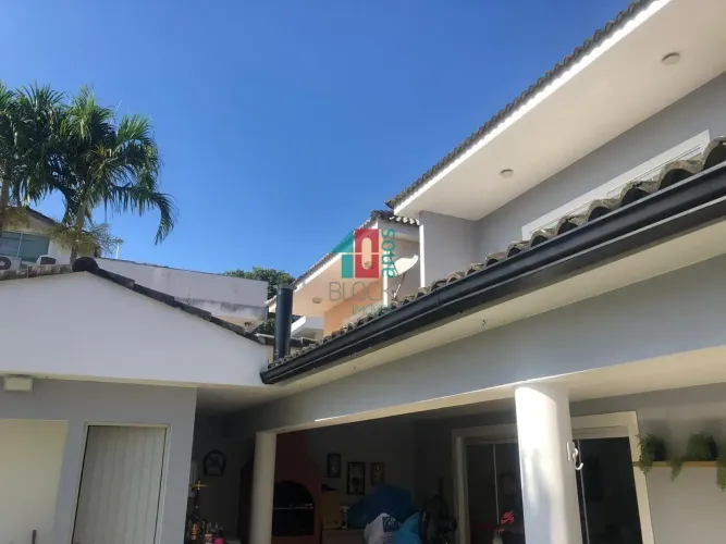 Barra da Tijuca | Casa de Condomínio 5 quartos, sendo 2 suites