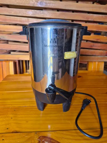 Cafeteira inox automatica marchesoni, 220v, capacidade de 2 litros.