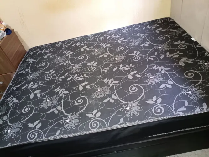 Colchão casal semi ortopédico espuma semi novo