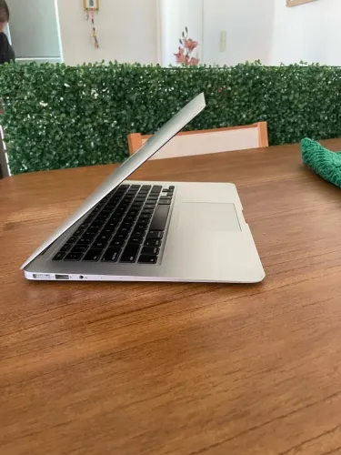 Vendo Mecbook Air 2017 256 gb ssd Intel Core I5