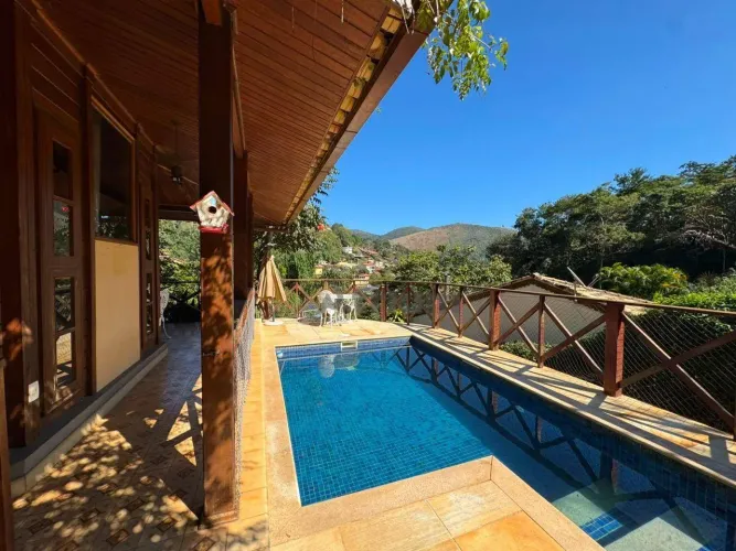 Casa com 4 dormitórios em Nogueira - à venda por R$ 1.900.000 ou aluguel por R$ 8.000/mês