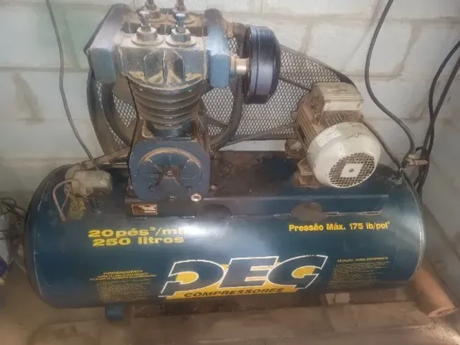 Compressor PEG 20 pés³/min - Mais parado, que usado! Tudo original! Trifásico.