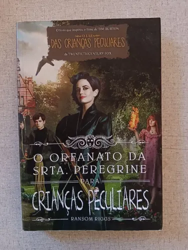 Livro "O orfanato da Srta. Peregrine para crianças peculiares