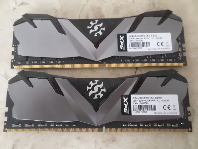 Memória 8Gb DDR4 2 Unidades (16GB)