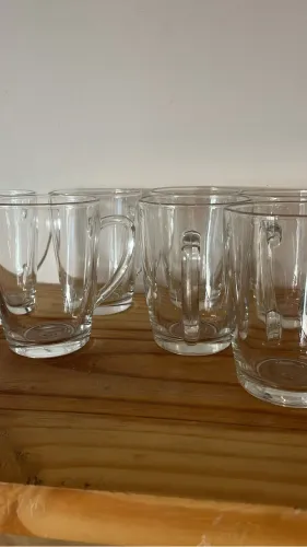 Xícaras de vidro 