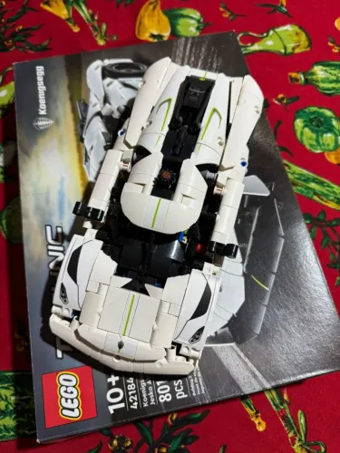 LEGO - Technic - Hipercarro Koenigsegg<br>Jesko Absolut Branco