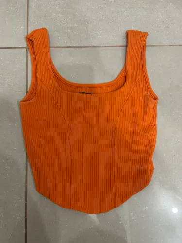 blusa cropped laranja
