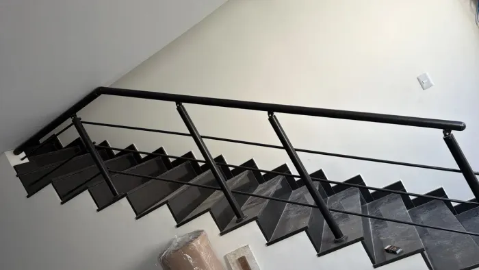 Guarda corpo tubular preto