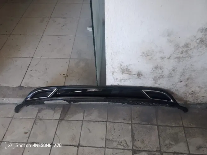 Acabamento traseiro do polo novo