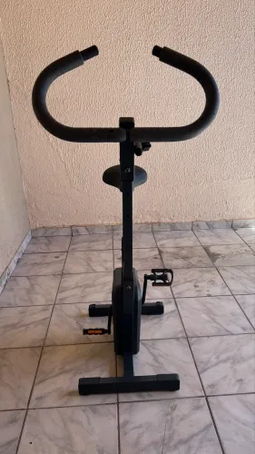 Bicicleta ergométrica residencial